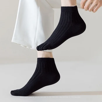 Новые носки с носком, мужские носки с пятью пальцами, дышащие короткие носки для лодыжек, спортивные носки для бега, однотонные, черные, белые носки с раздельным носком