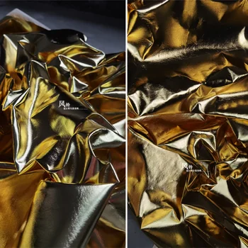 Тонкая текстура Синтетической кожаной ткани Золотые Водонепроницаемые нашивки 